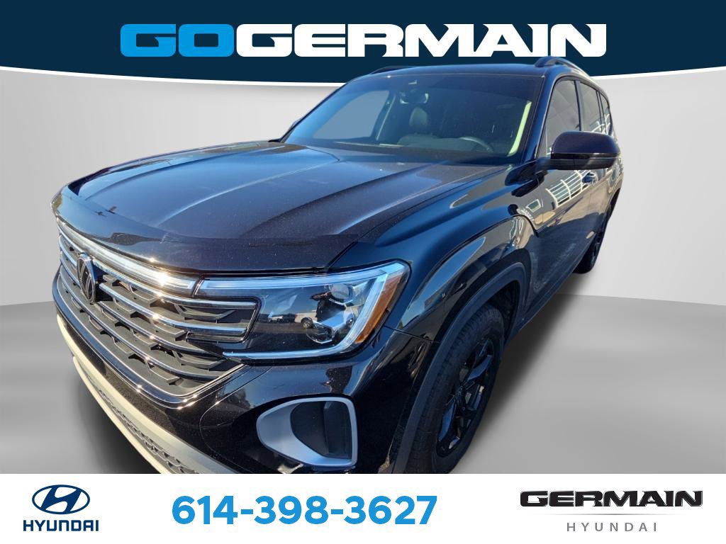Used 2024 Volkswagen Atlas Peak Edition SE AWD/4WD image 4