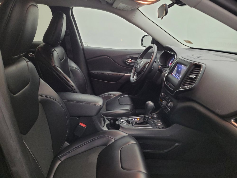 Used 2019 Jeep Cherokee Latitude Plus w/ Cold Weather Group AWD/4WD image 21