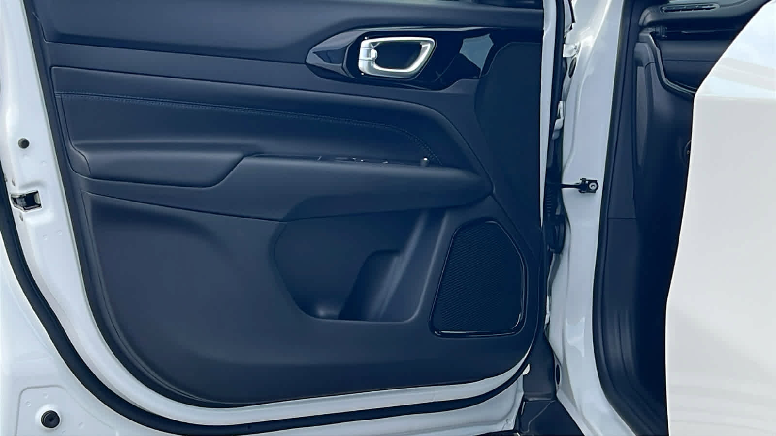 New 2026 Jeep Compass Latitude image 23