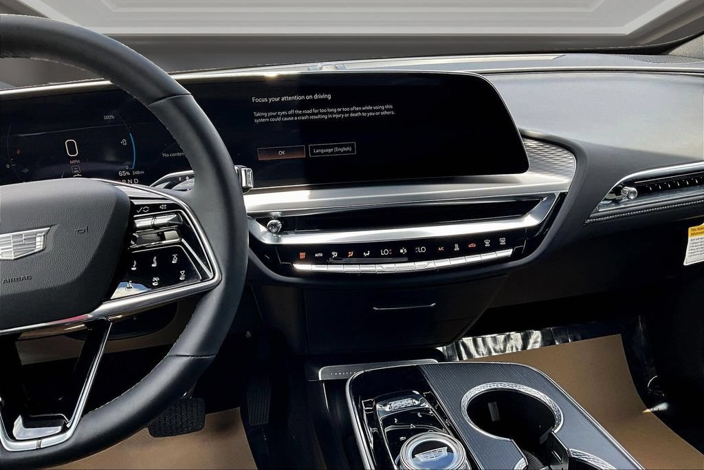 Certified 2024 Cadillac Lyriq Luxury AWD/4WD image 9