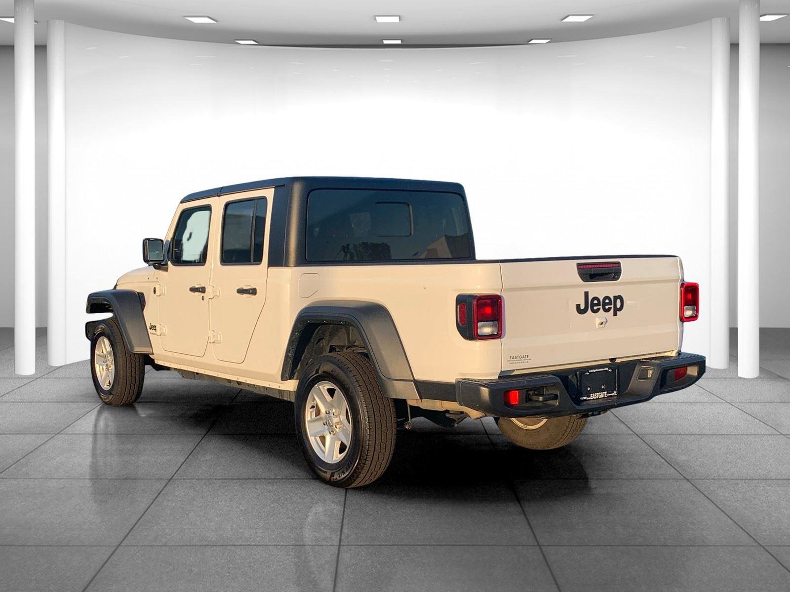 Used 2023 Jeep Gladiator Sport image 5