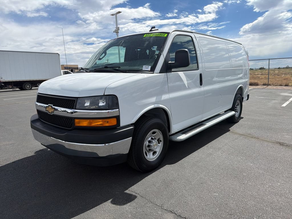Used 2025 Chevrolet Express 2500 w/ Driver Convenience Package RWD image 7
