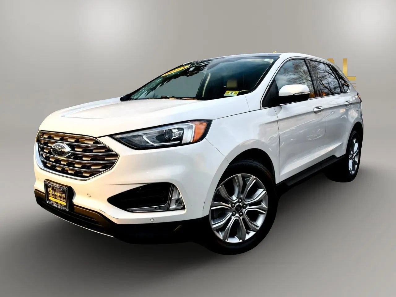 Used 2021 Ford Edge Titanium image 3