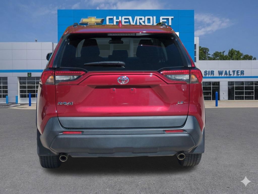 Used 2021 Toyota RAV4 LE image 5