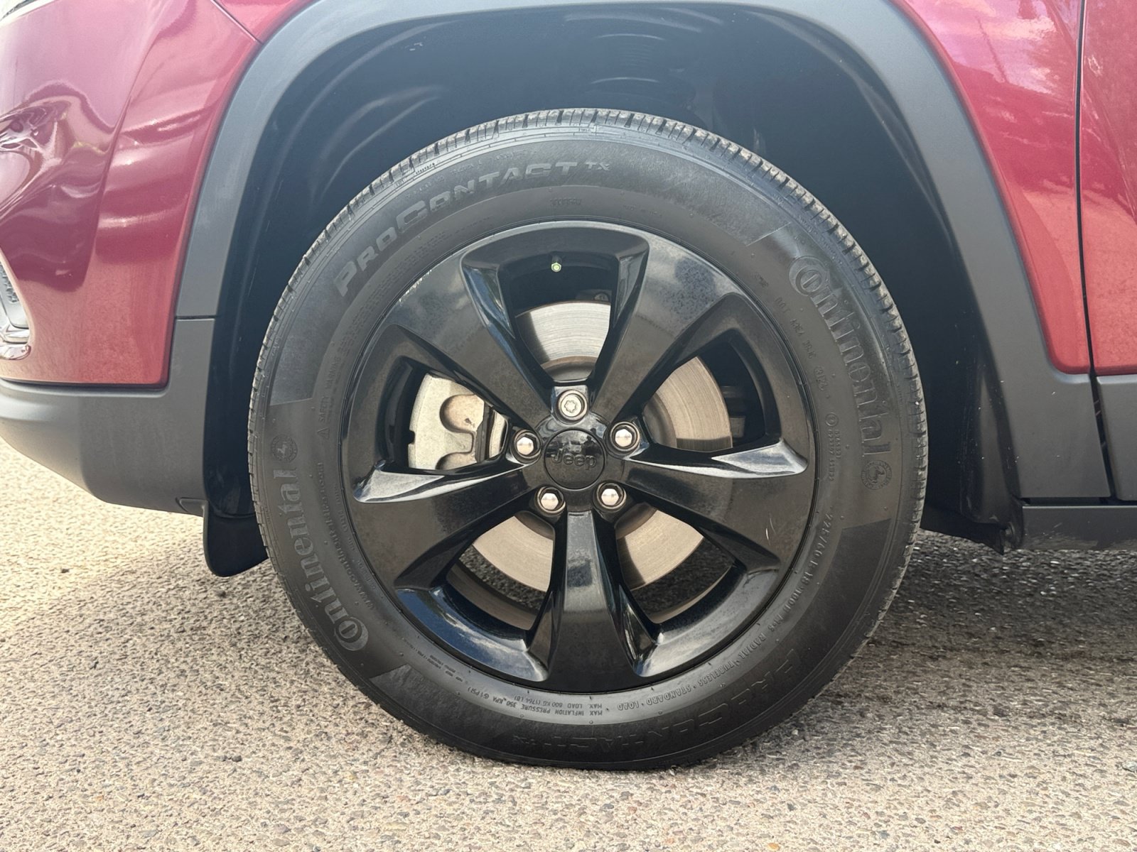 Used 2020 Jeep Cherokee Latitude Plus AWD/4WD image 11