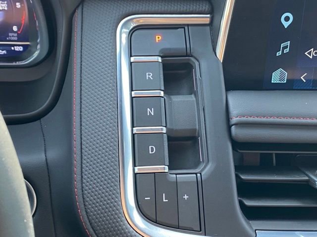 Used 2024 Chevrolet Suburban RST w/ Luxury Package AWD/4WD image 18