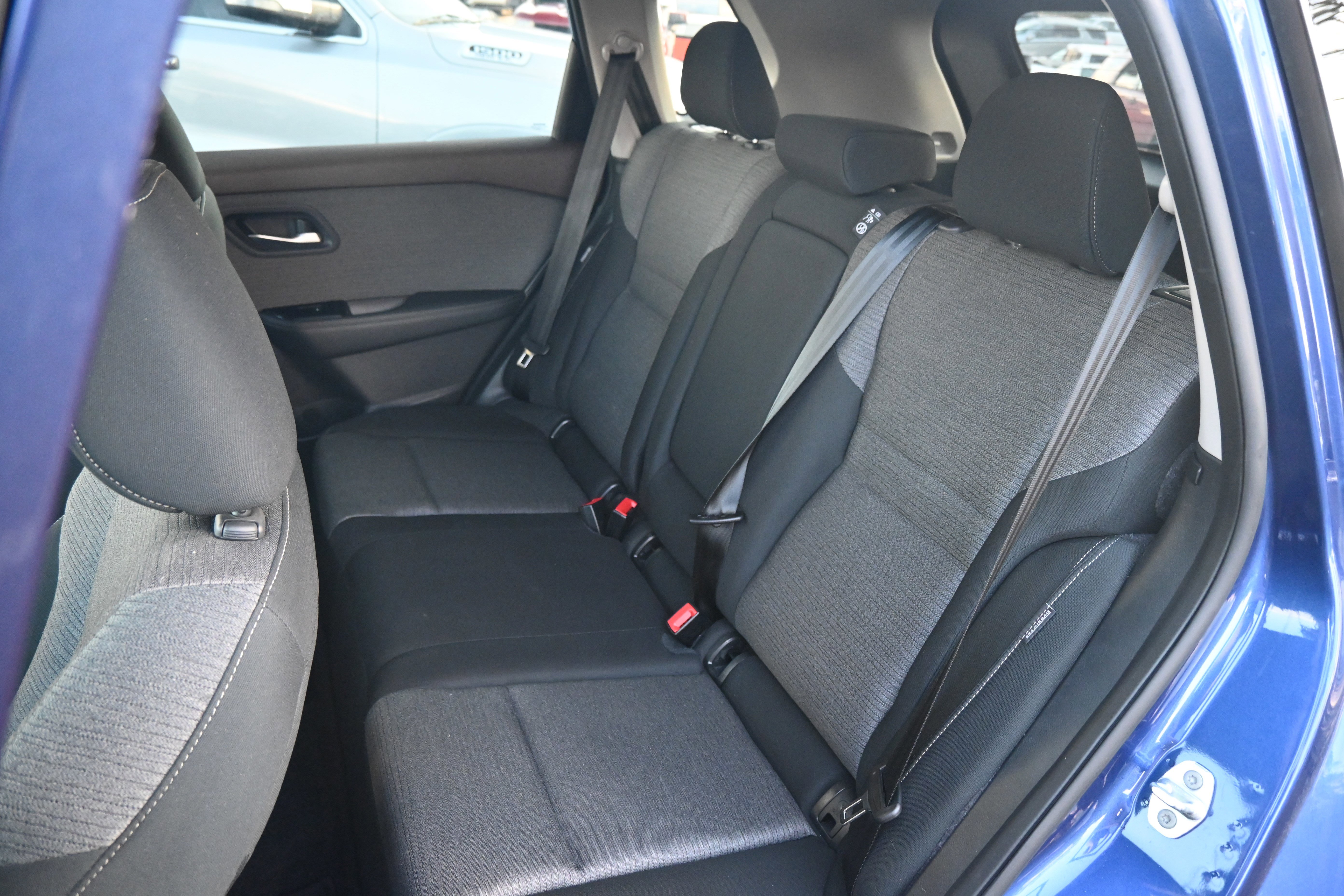 Used 2023 Nissan Rogue SV image 10