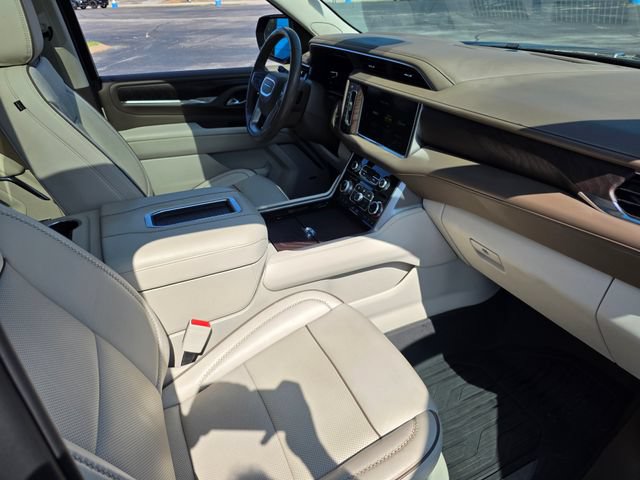 Used 2024 GMC Yukon XL Denali w/ Advanced Technology Package AWD/4WD image 43