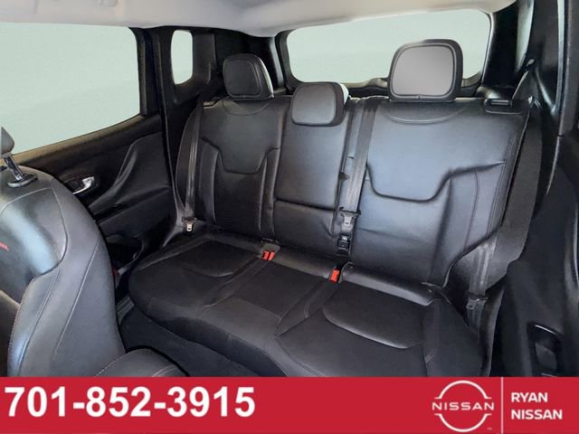 Used 2016 Jeep Renegade Trailhawk w/ Premium Trailhawk Package image 39