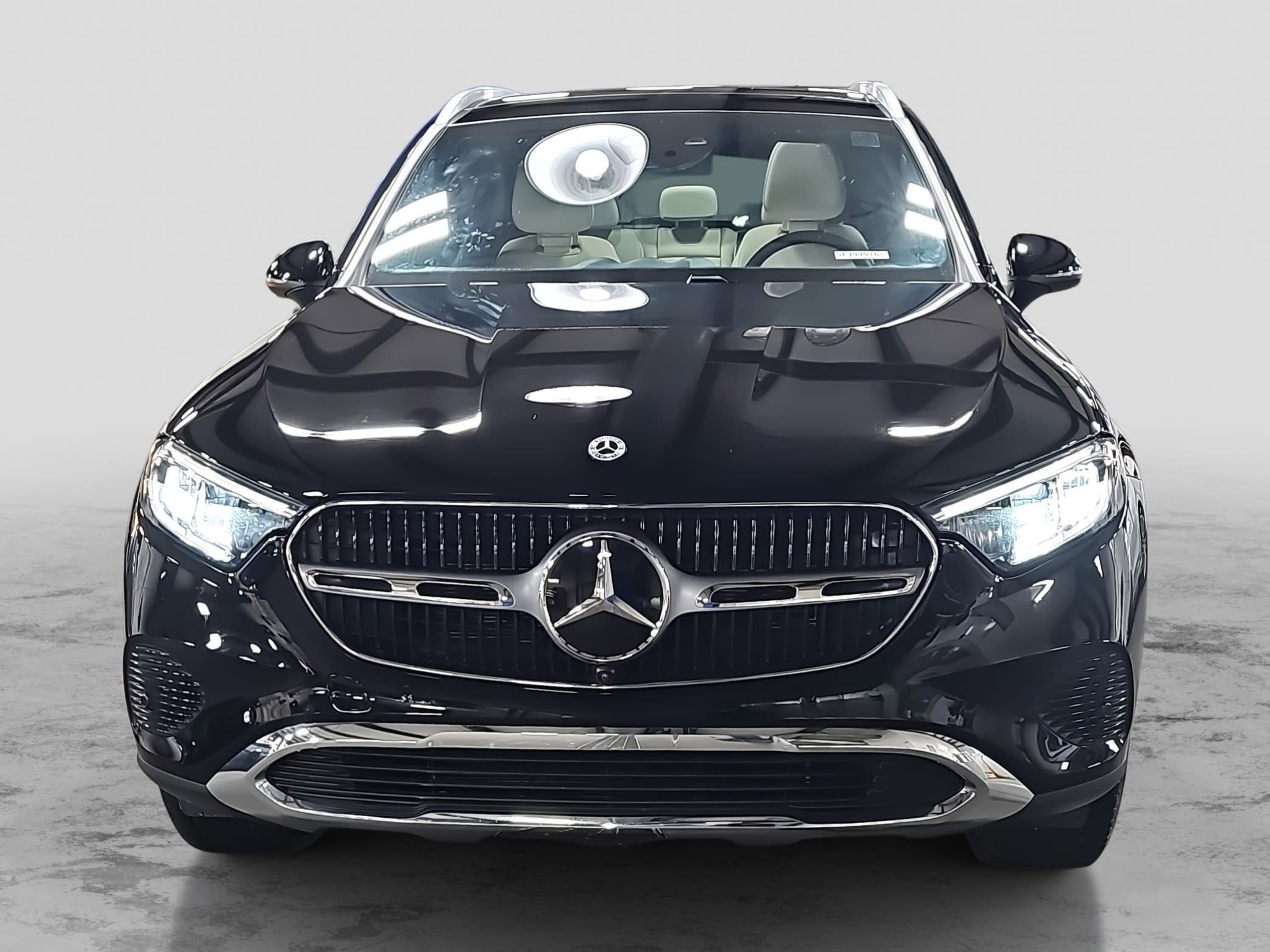 Certified 2025 Mercedes-Benz GLC 300 4MATIC image 2