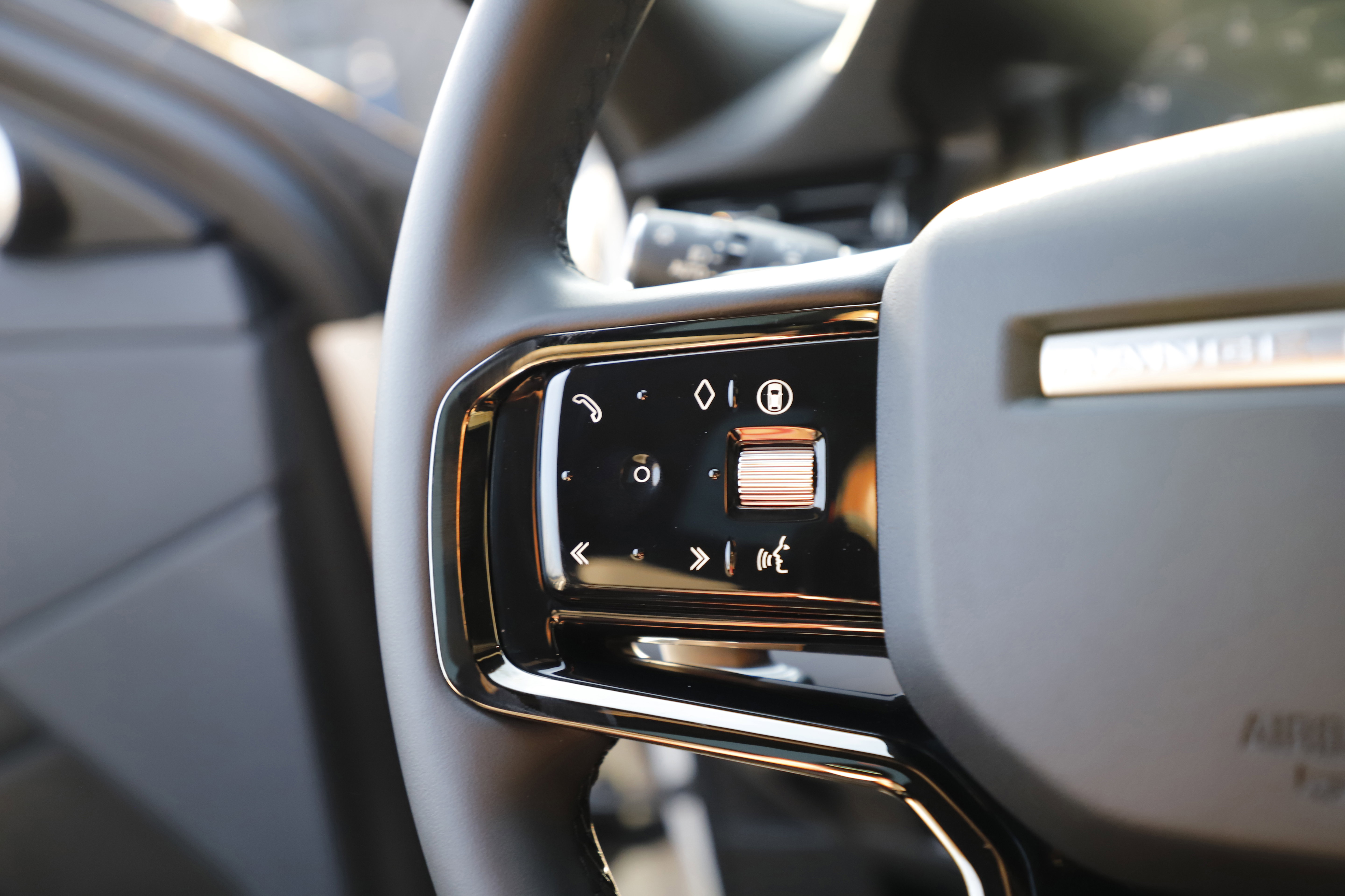 Certified 2025 Land Rover Range Rover Evoque S image 24