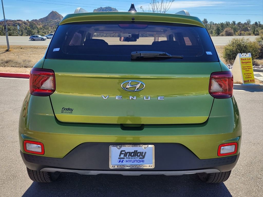 Certified 2021 Hyundai Venue SEL w/ Premium Package image 6