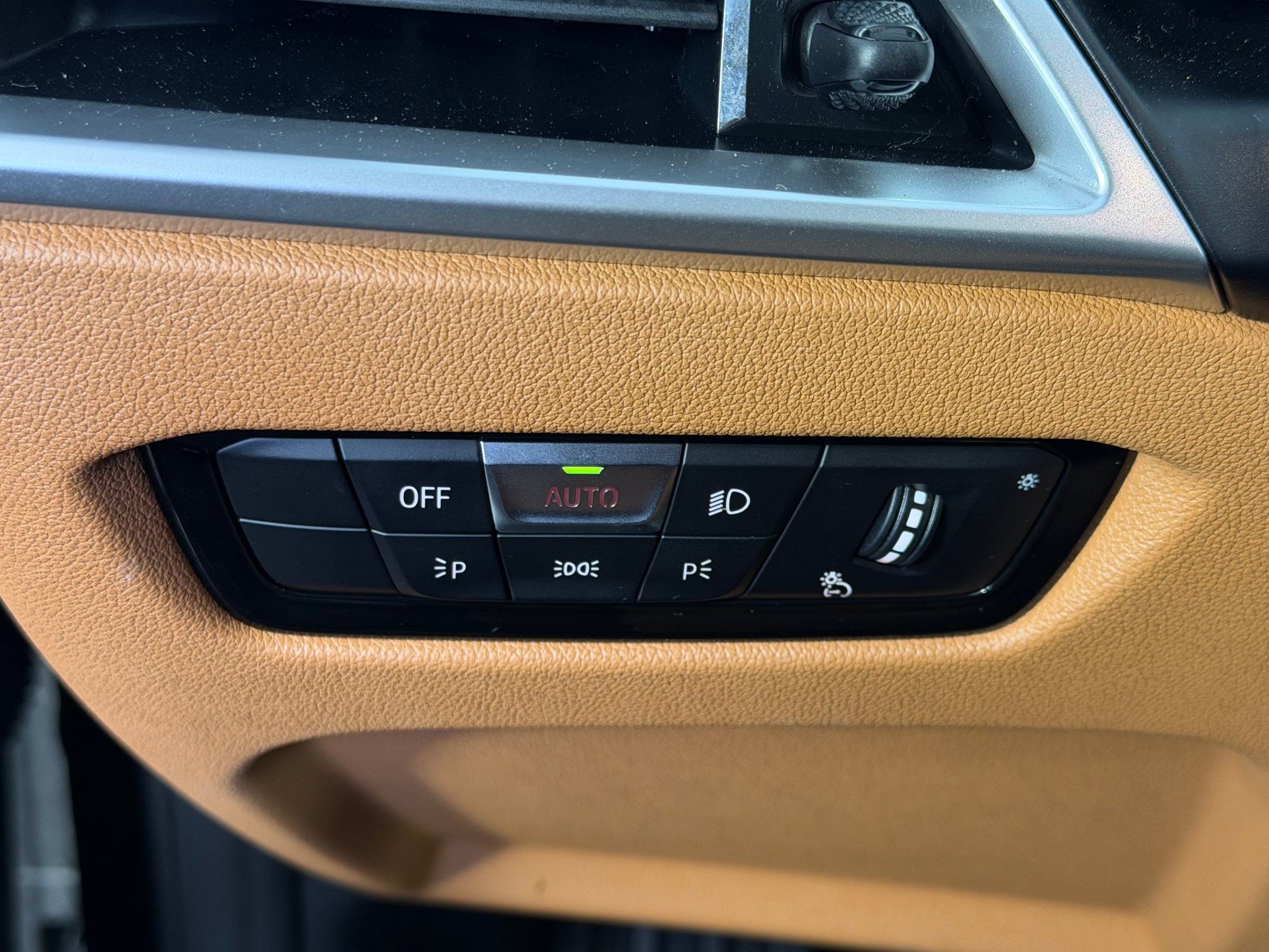 Used 2025 BMW 430i w/ Premium Package image 28