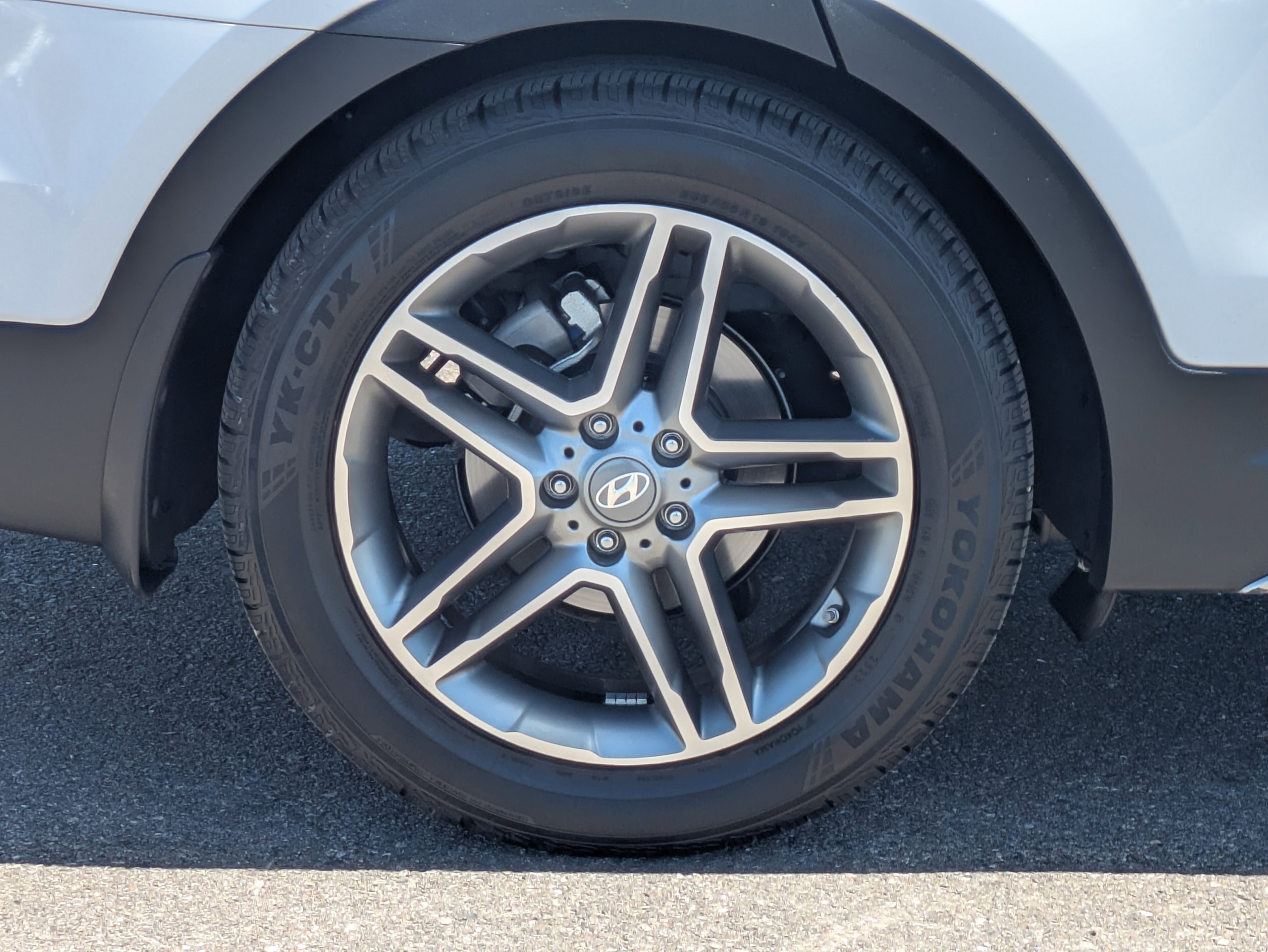 Used 2018 Hyundai Santa Fe Limited FWD image 9