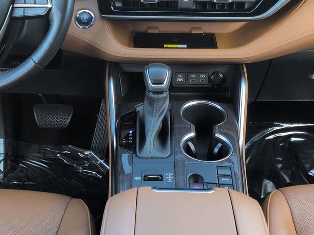 Used 2023 Toyota Highlander Platinum FWD image 19