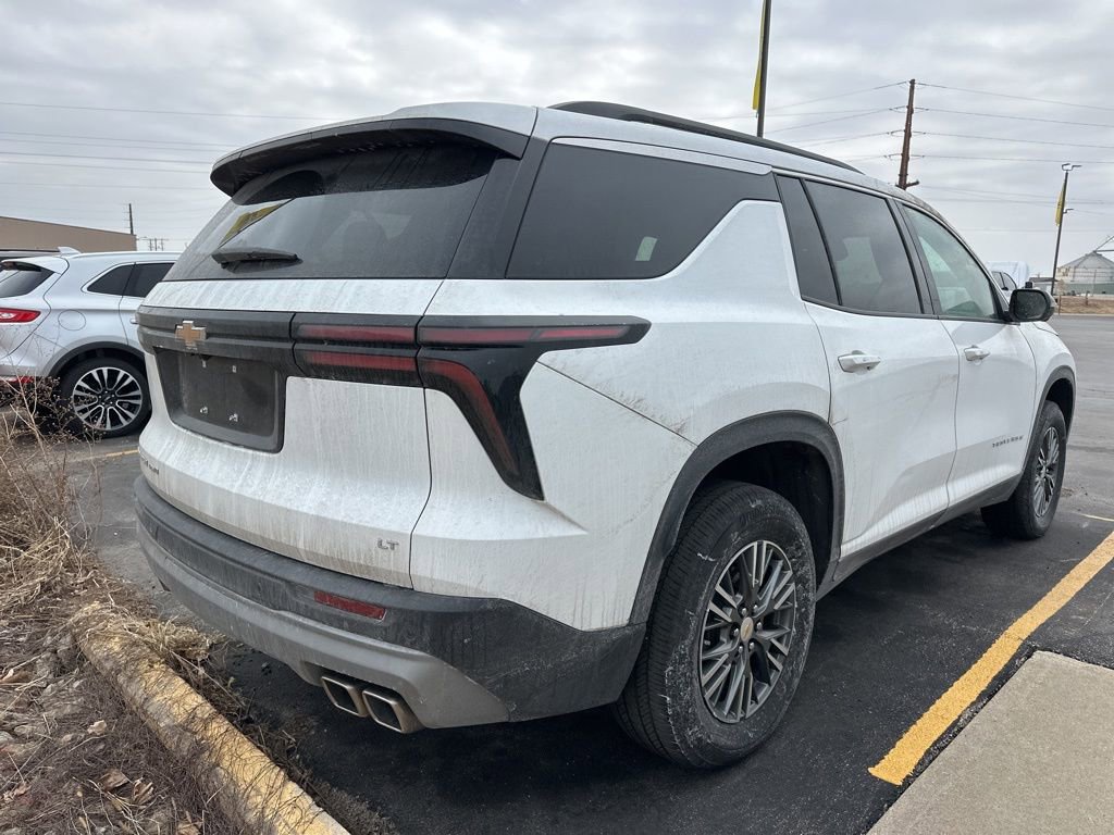 Used 2024 Chevrolet Traverse LT image 9