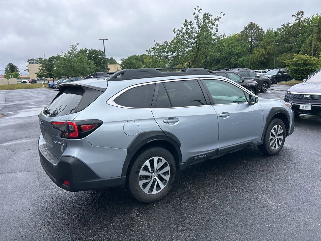 Certified 2024 Subaru Outback Premium AWD/4WD image 3