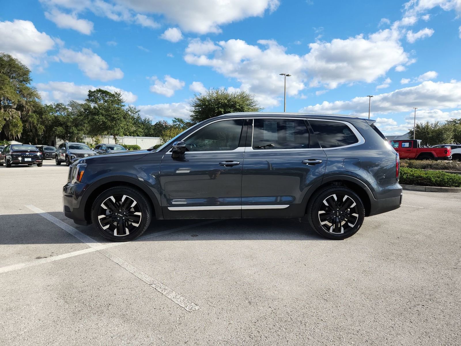 Used 2023 Kia Telluride SX image 5