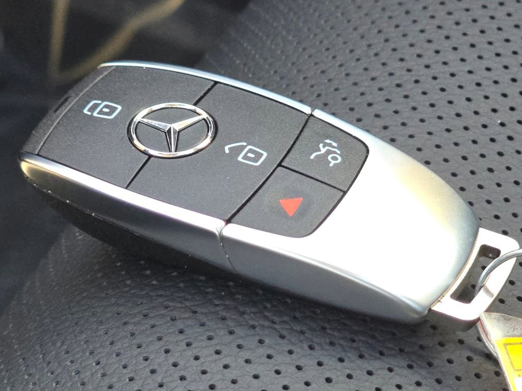 New 2026 Mercedes-Benz GLE 580 4MATIC image 38