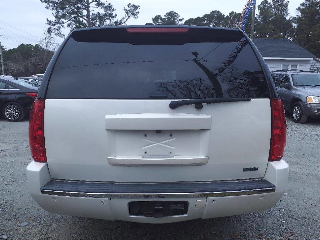 Used 2014 GMC Yukon XL SLT image 2