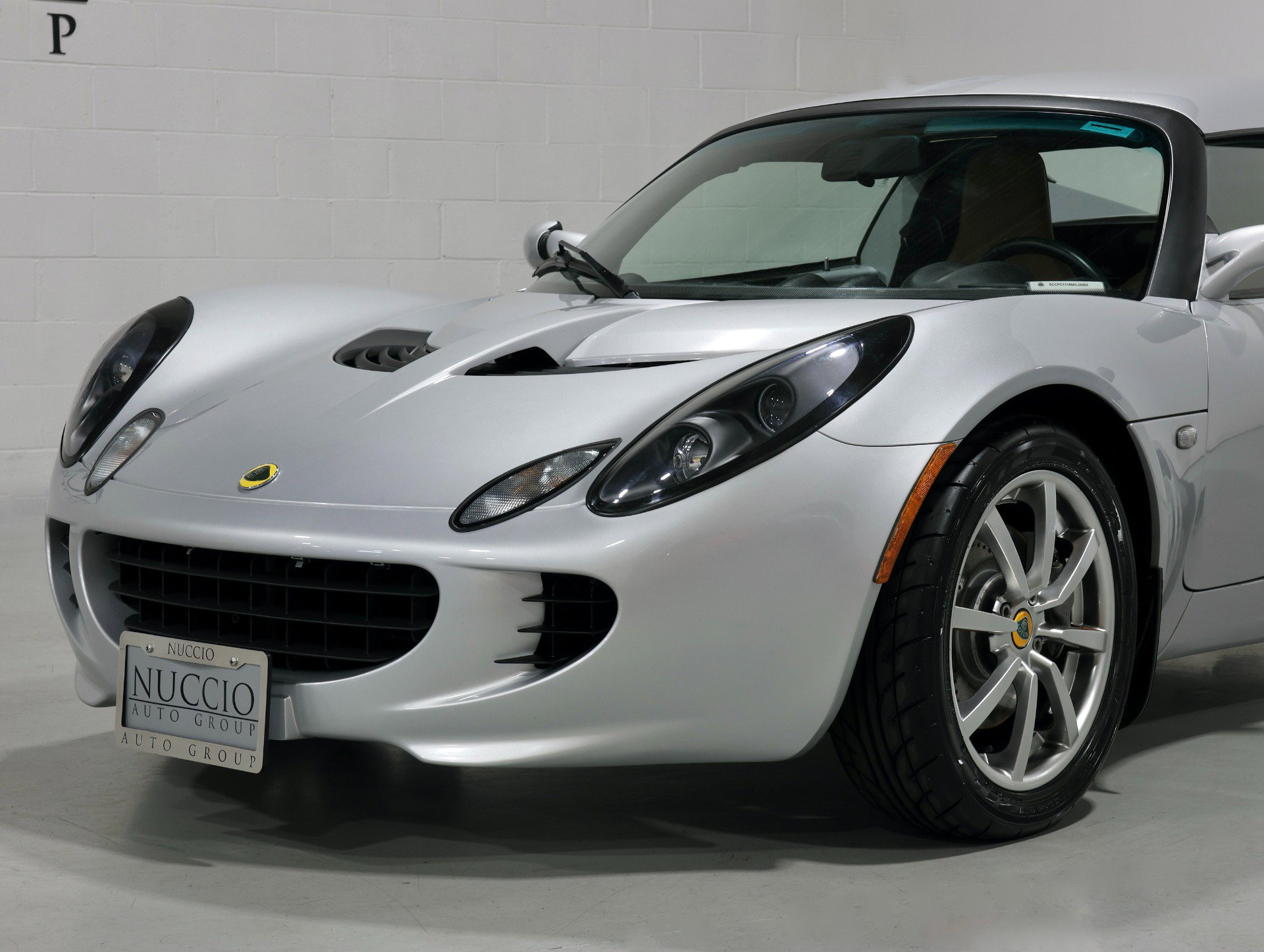 Used 2005 Lotus Elise image 16