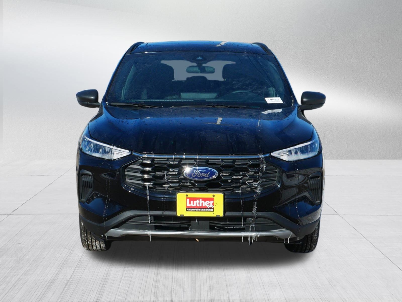 Used 2026 Ford Escape ST-Line w/ Tech Pack #1 AWD/4WD image 2