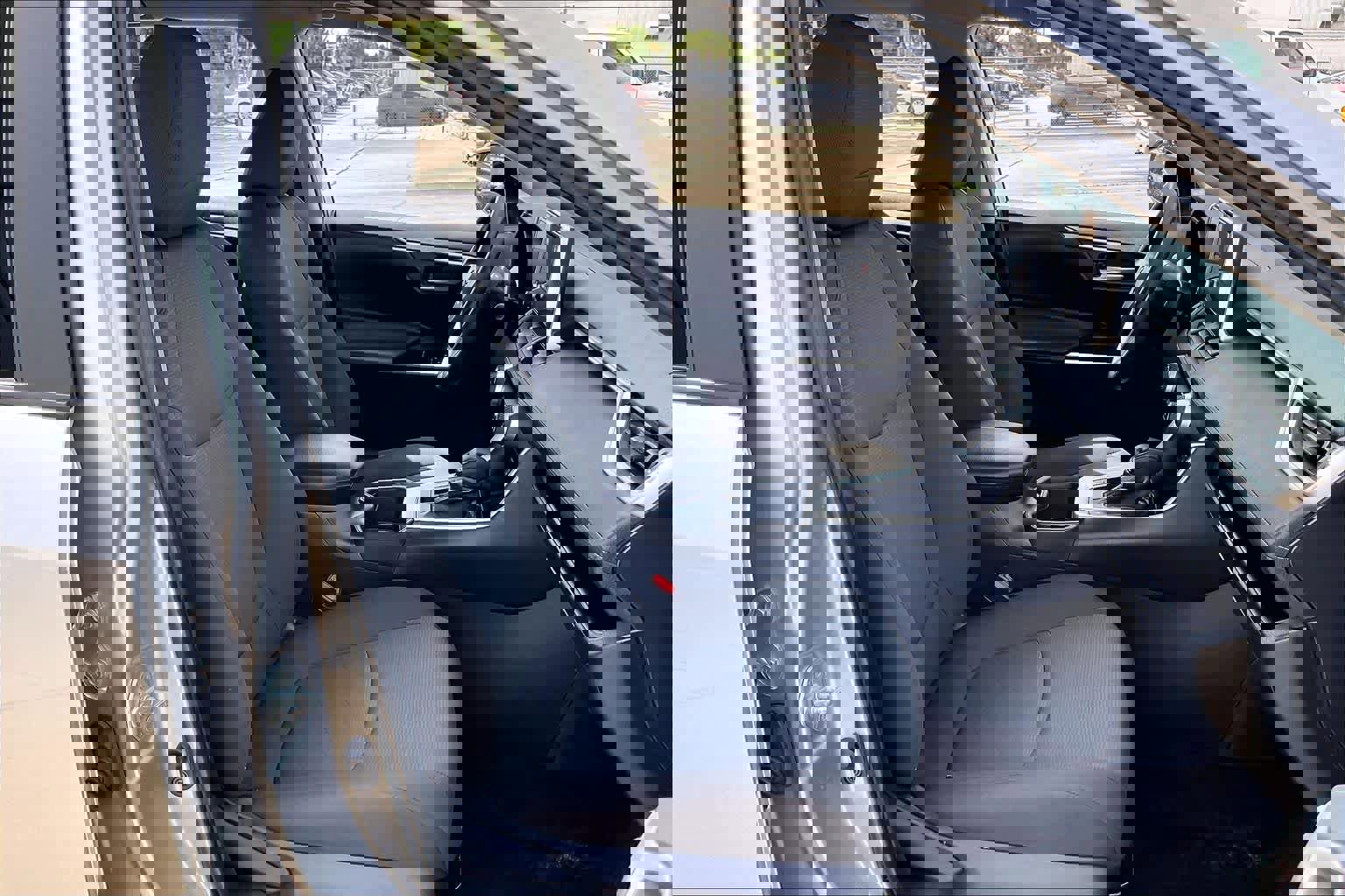 Used 2025 Toyota RAV4 XLE image 10