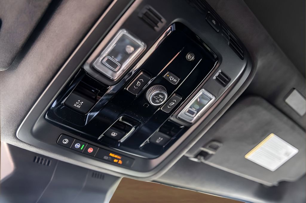 Certified 2025 Cadillac Escalade V AWD/4WD image 21