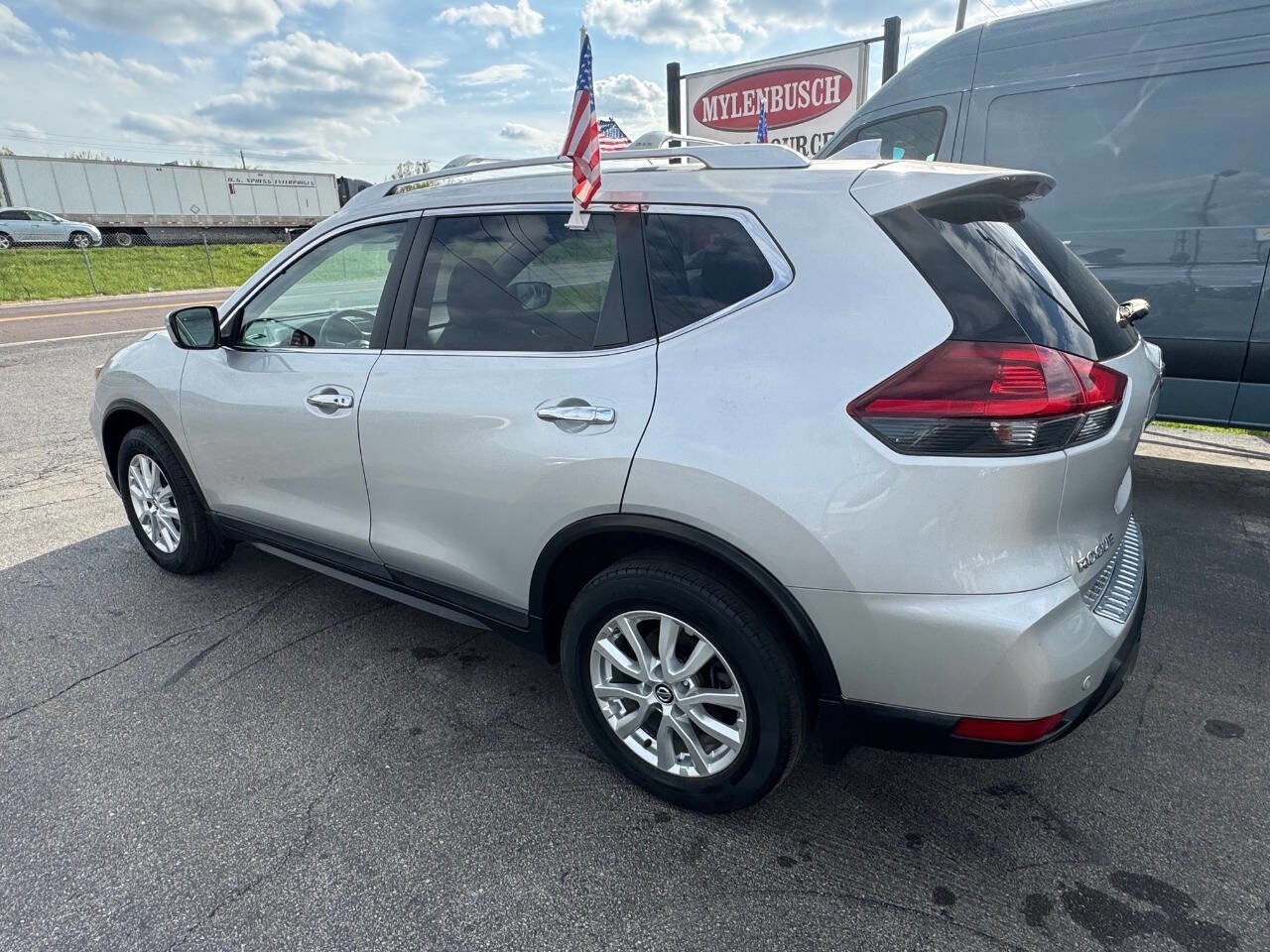 Used 2020 Nissan Rogue SV image 8