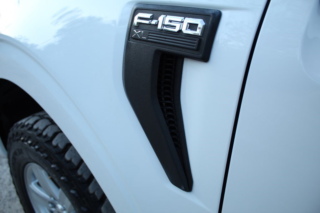 Used 2021 Ford F150 XL w/ Trailer Tow Package image 9