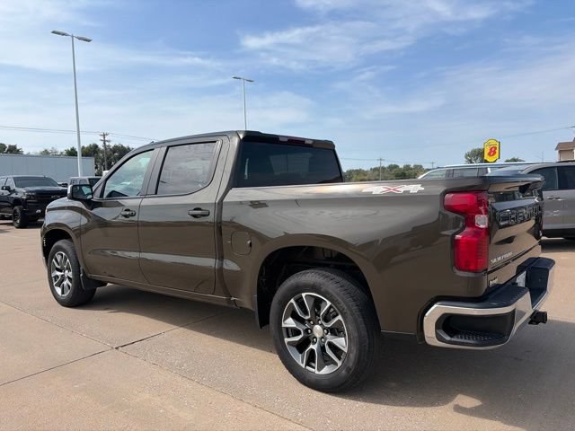 Used 2024 Chevrolet Silverado 1500 LT AWD/4WD image 5