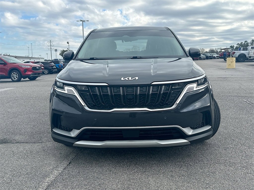 Used 2024 Kia Carnival EX image 5