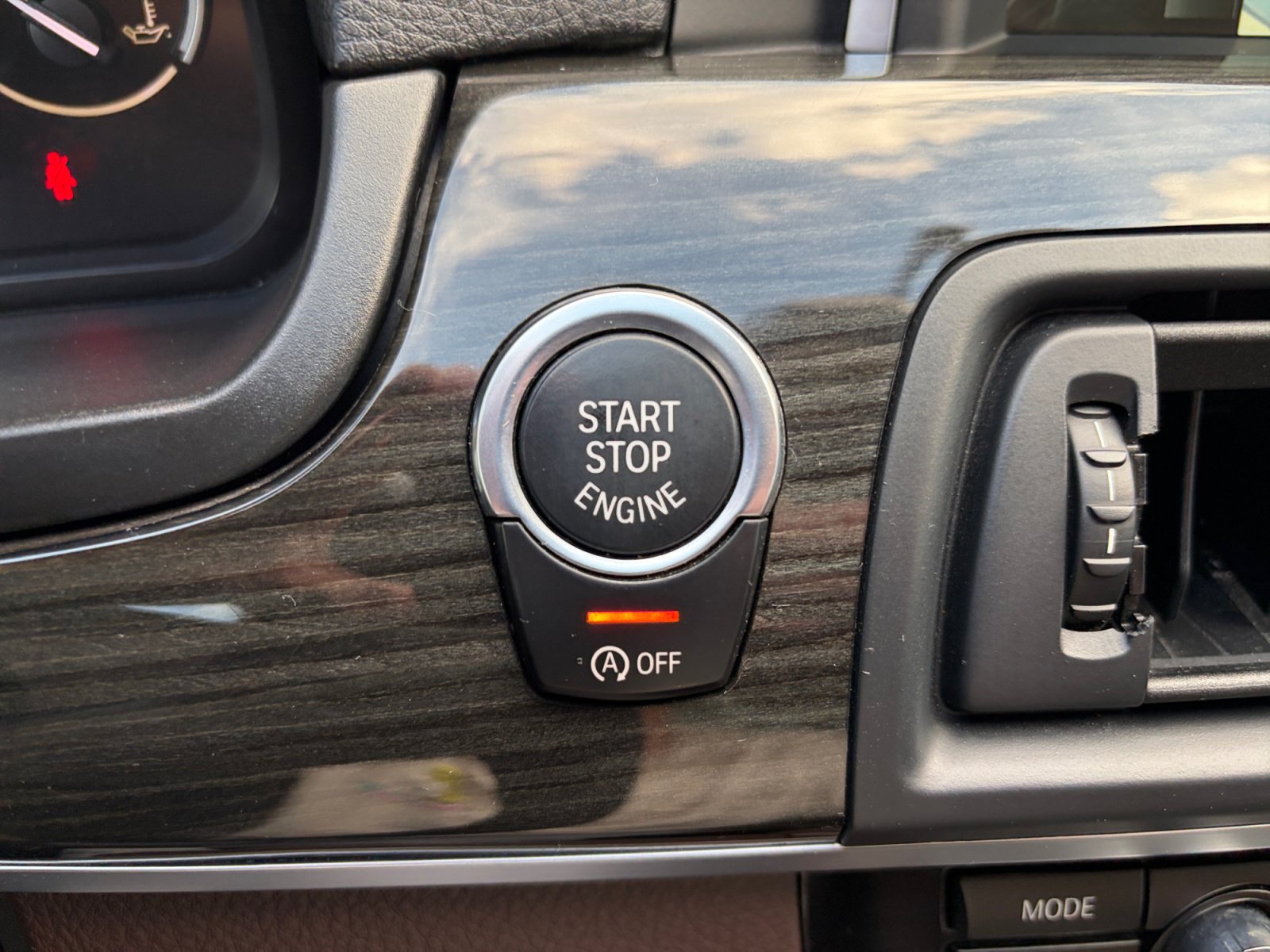 Used 2014 BMW 535i xDrive Sedan AWD/4WD image 30