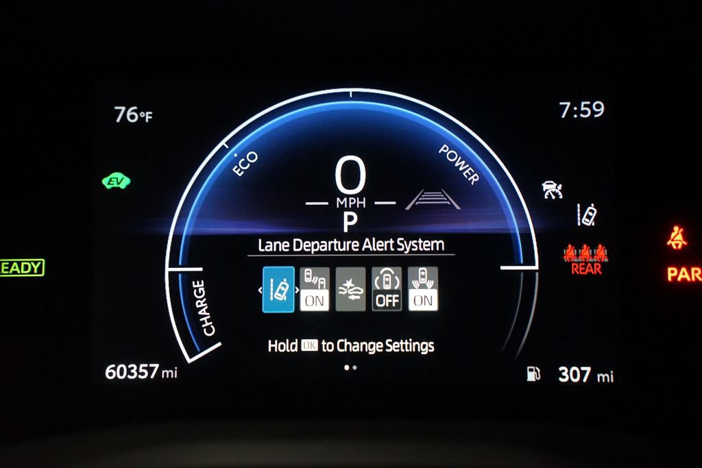 Used 2025 Toyota Camry SE FWD image 17