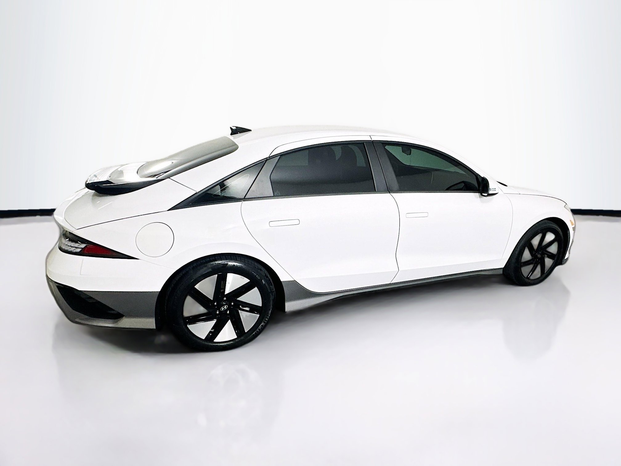 Used 2024 Hyundai Ioniq 6 SE RWD image 10