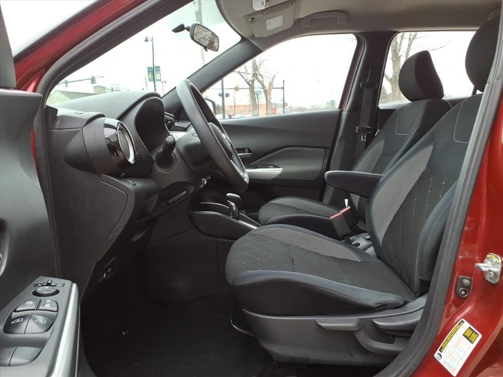 Used 2018 Nissan Kicks SV image 13