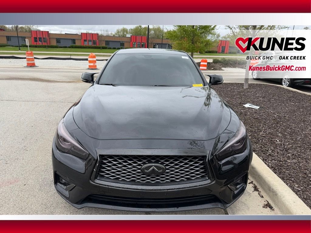 Used 2018 INFINITI Q50 Luxe w/ Essential Package (3.0T Luxe) AWD/4WD image 3