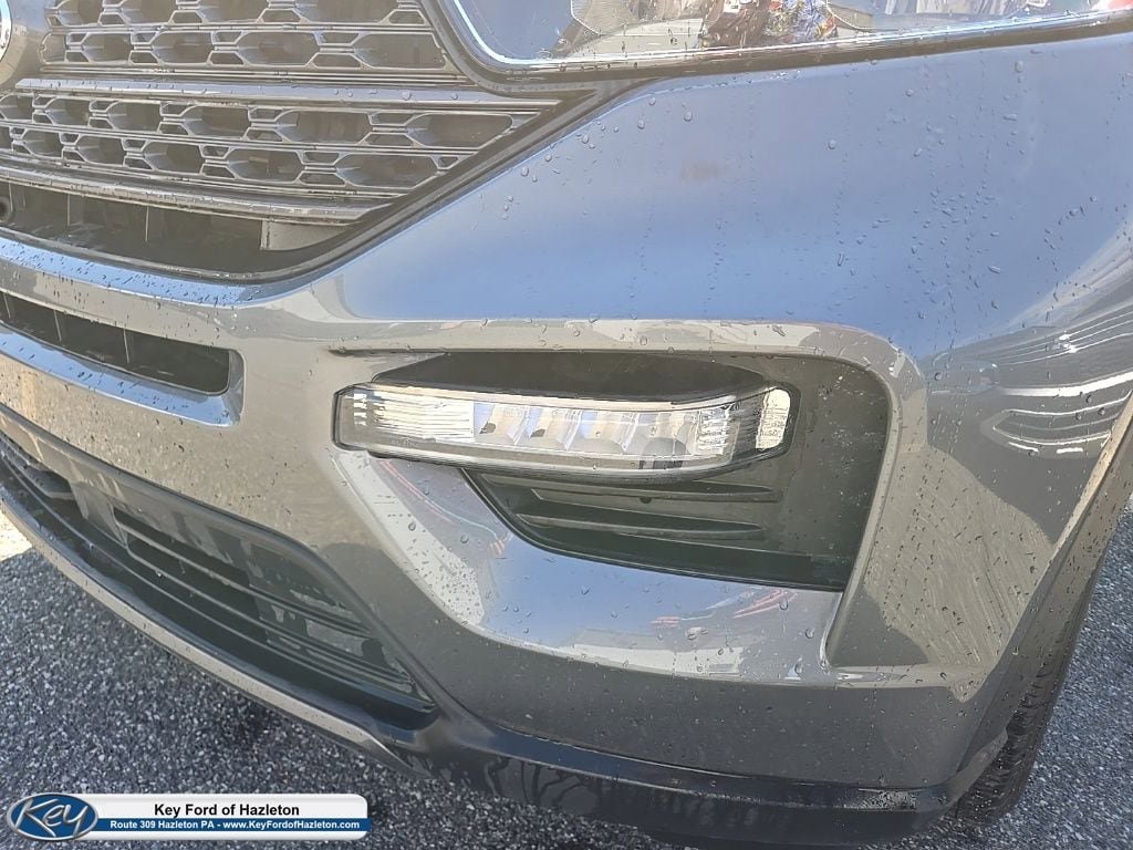Used 2024 Ford Explorer XLT w/ Equipment Group 202A AWD/4WD image 8