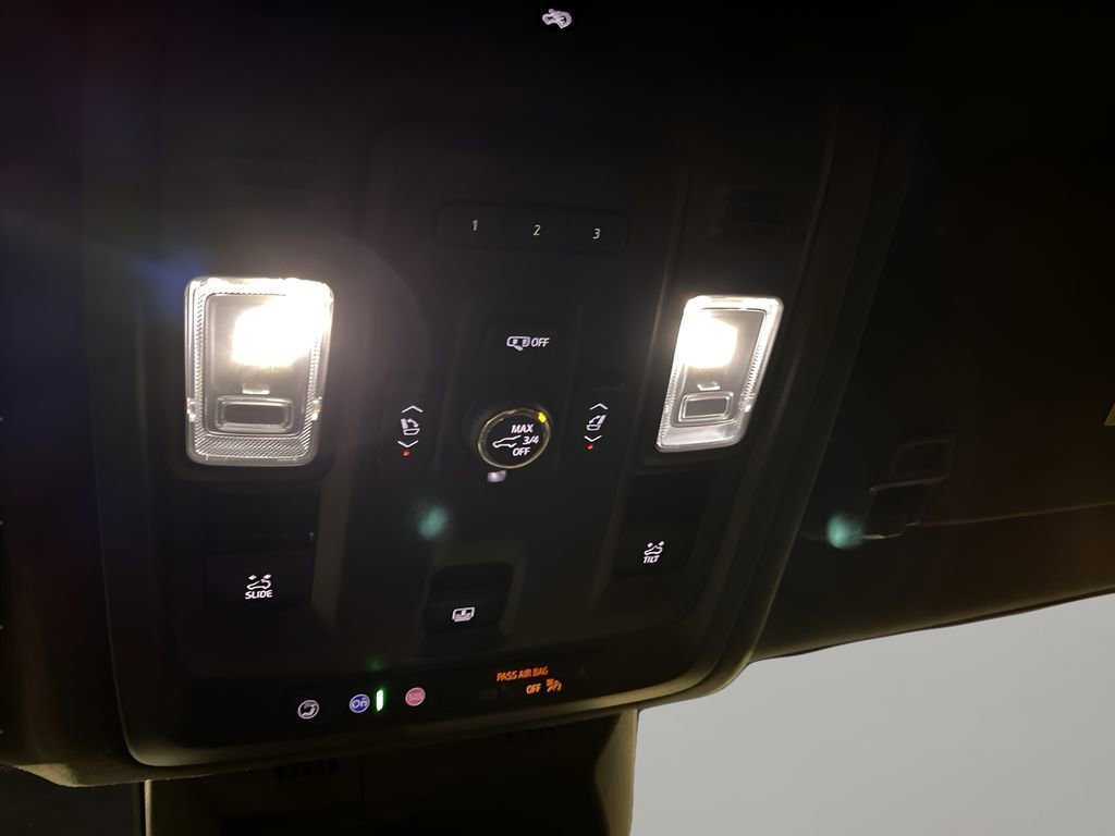 Used 2023 Cadillac Escalade ESV Premium Luxury Platinum image 30