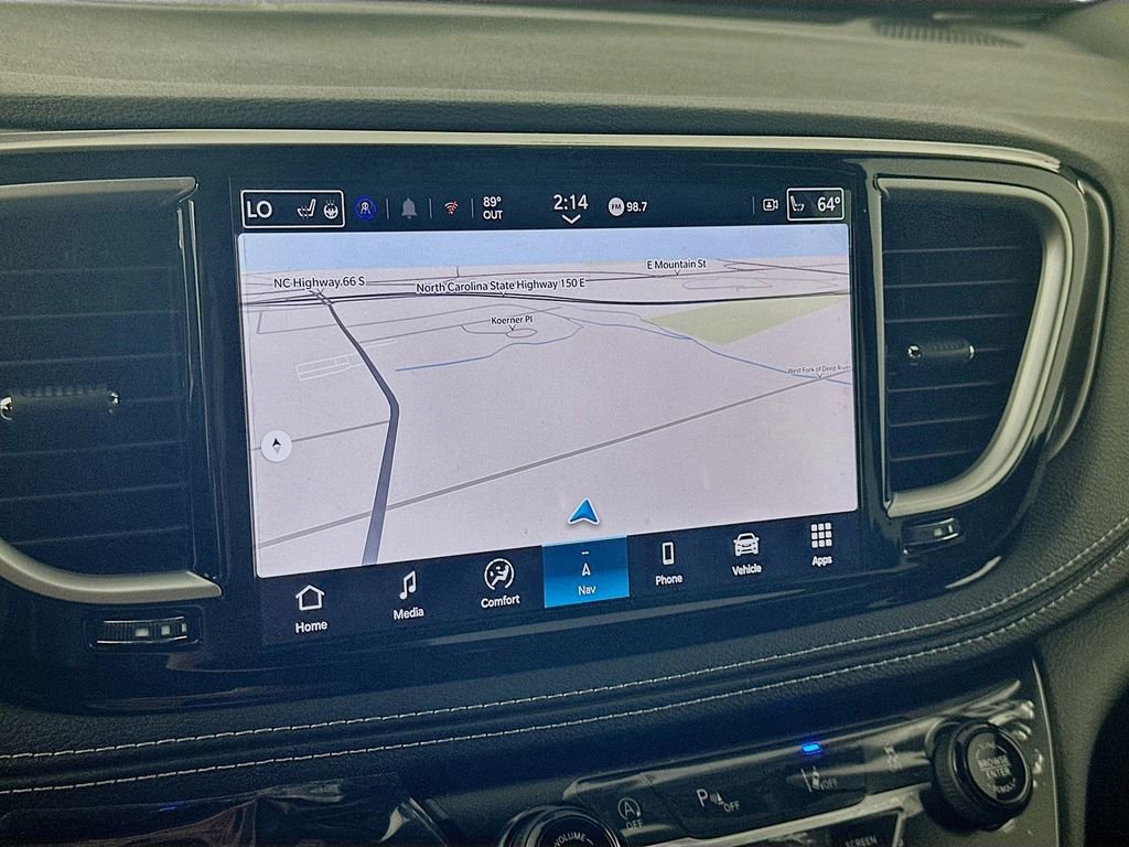 New 2025 Chrysler Pacifica Select w/ Uconnect Theater Family Group image 15