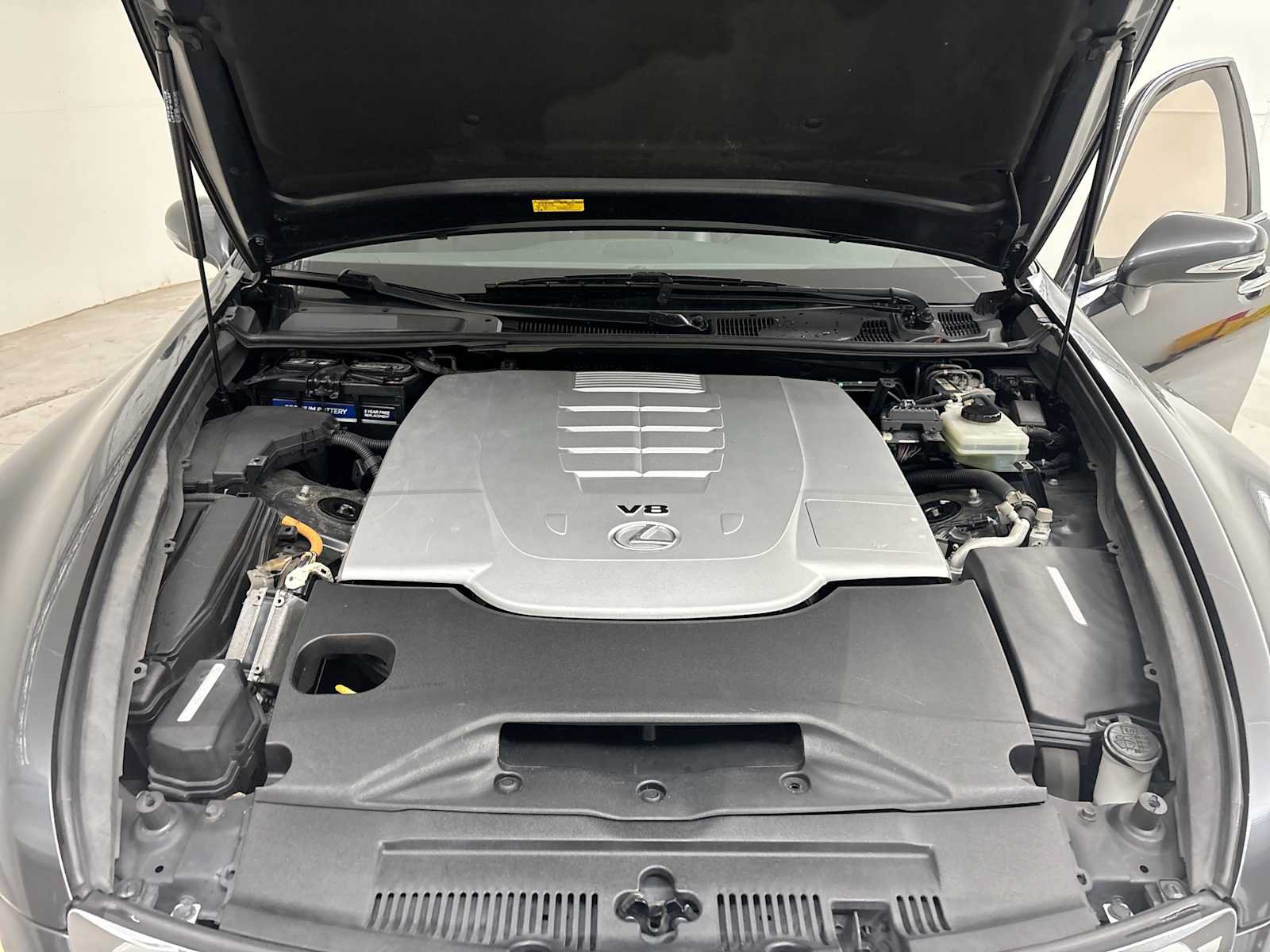 Used 2010 Lexus LS 460 w/ Comfort Pkg RWD image 18