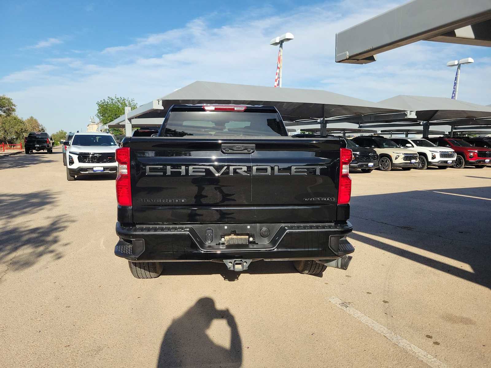 Used 2025 Chevrolet Silverado 1500 Custom w/ LPO, Dark Essentials Package RWD image 7