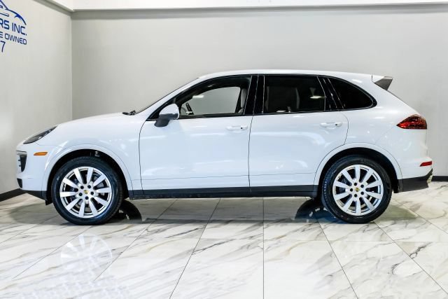 Used 2017 Porsche Cayenne AWD/4WD image 17