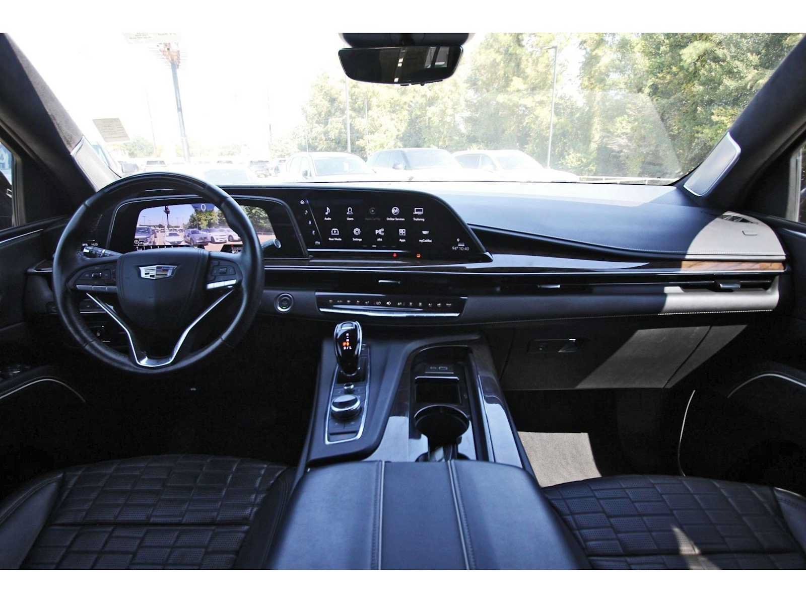 Used 2024 Cadillac Escalade Sport Platinum w/ LPO, ONYX Package AWD/4WD image 7