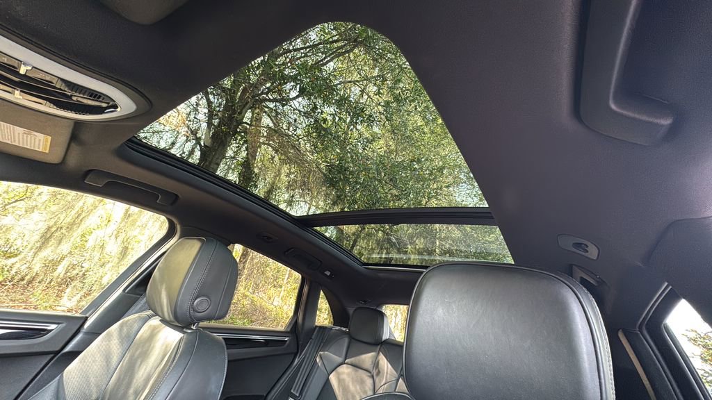 Certified 2023 Porsche Macan image 15