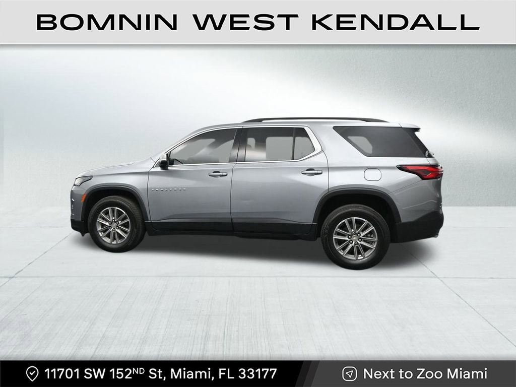 Used 2024 Chevrolet Traverse LT image 2