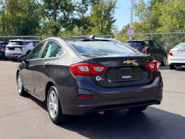Used 2017 Chevrolet Cruze LT w/ LT Convenience Package FWD image 5