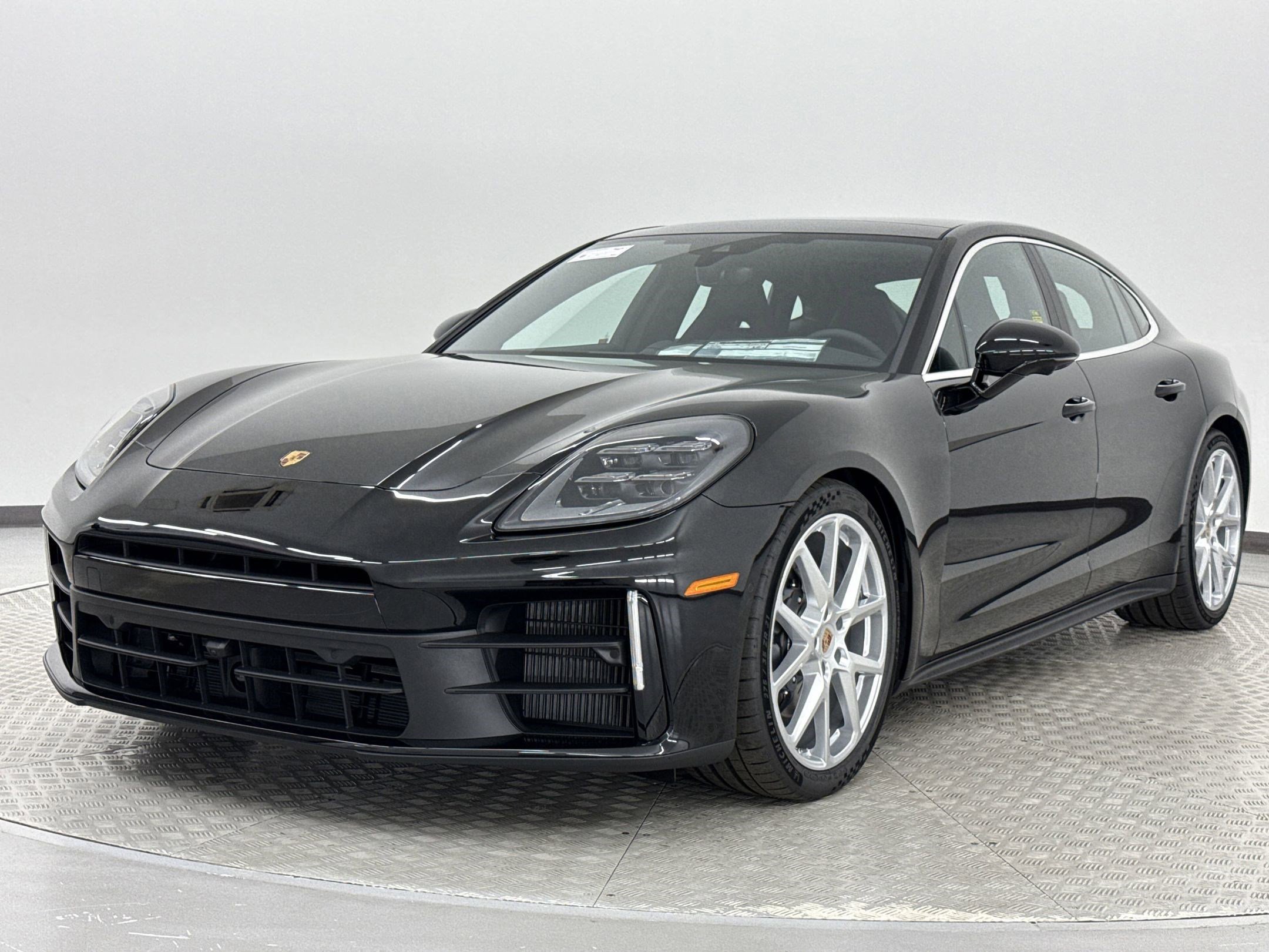 New 2025 Porsche Panamera 4