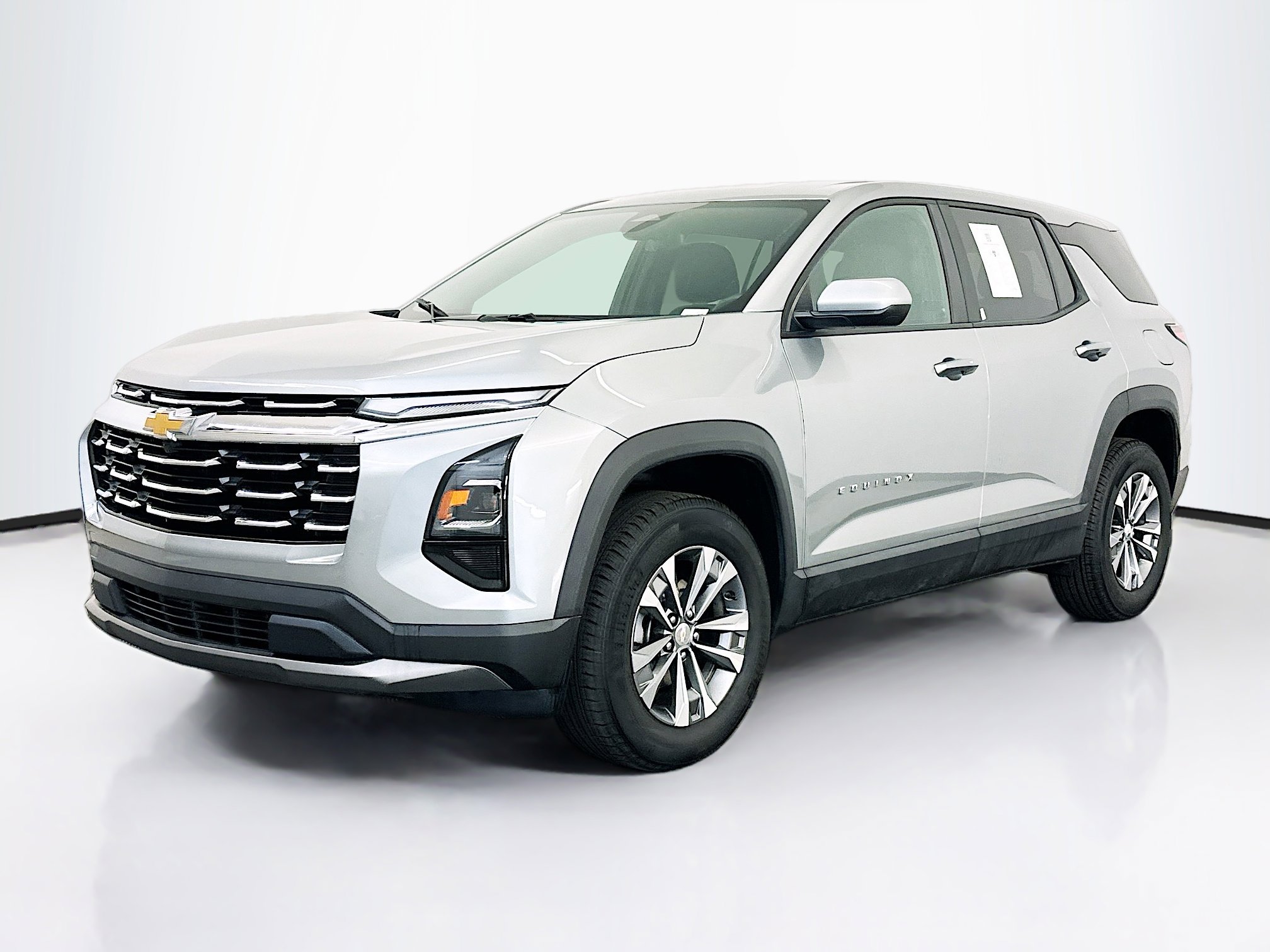 Used 2025 Chevrolet Equinox LT AWD/4WD image 3