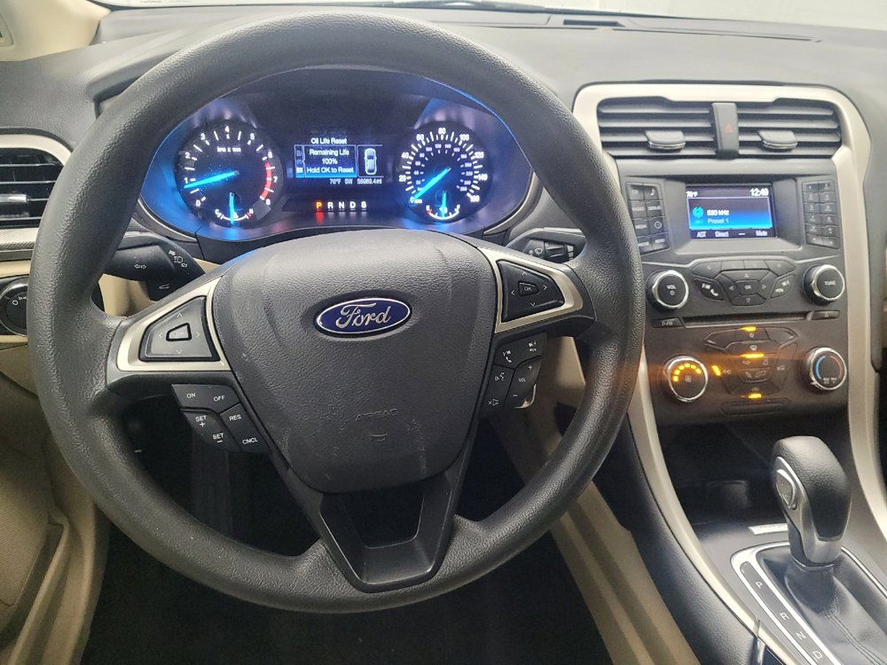 Used 2016 Ford Fusion SE image 22